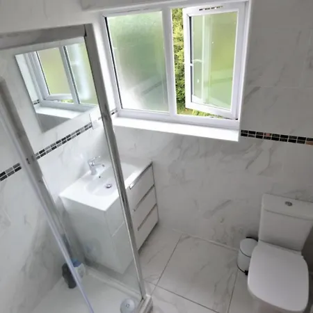 Double Bedroom With View To The Garden Oxford Exterior photo