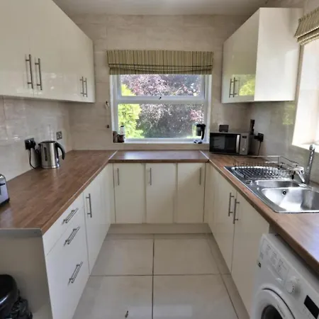 Double Bedroom With View To The Garden Oxford Exterior photo