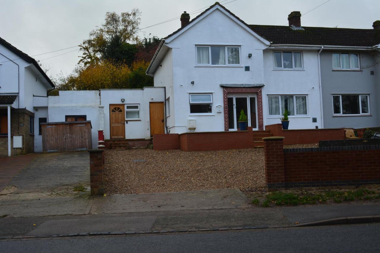 Double Bedroom With View To The Garden *